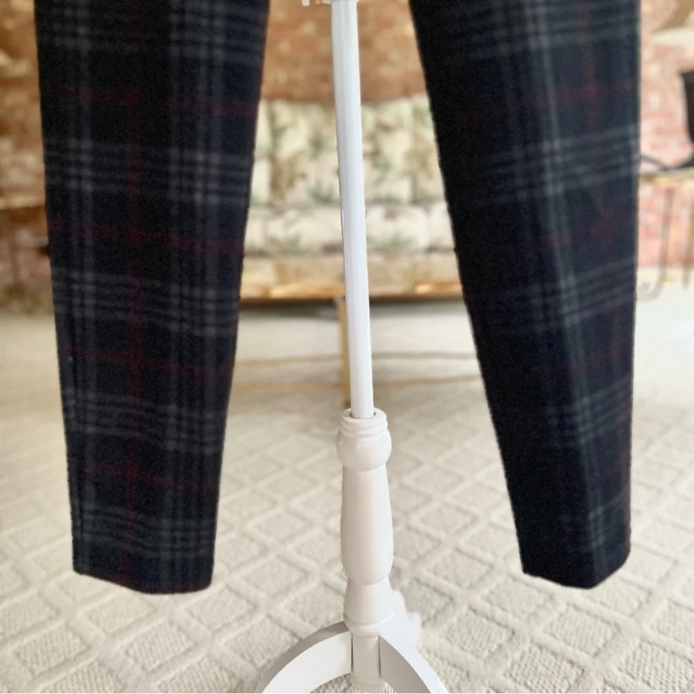 William Rast  Plaid Black Grey Red Ponte Knit Leggings S (Jrs) Preppy Chic
